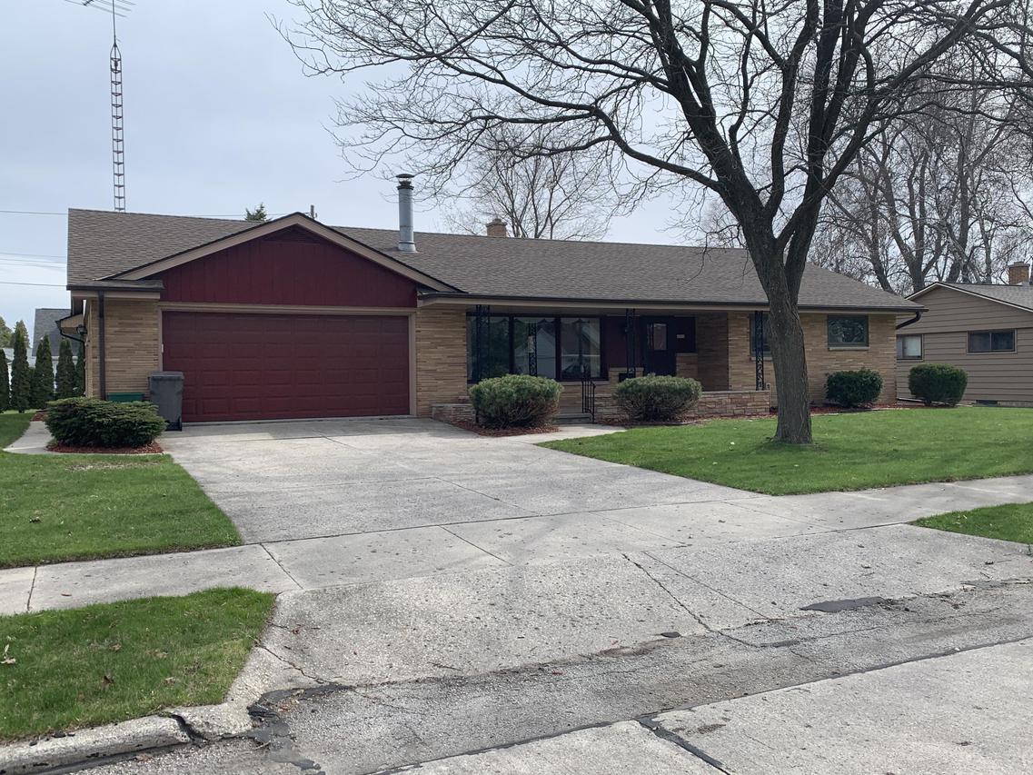 2211 Markham St., Manitowoc, WI 54220