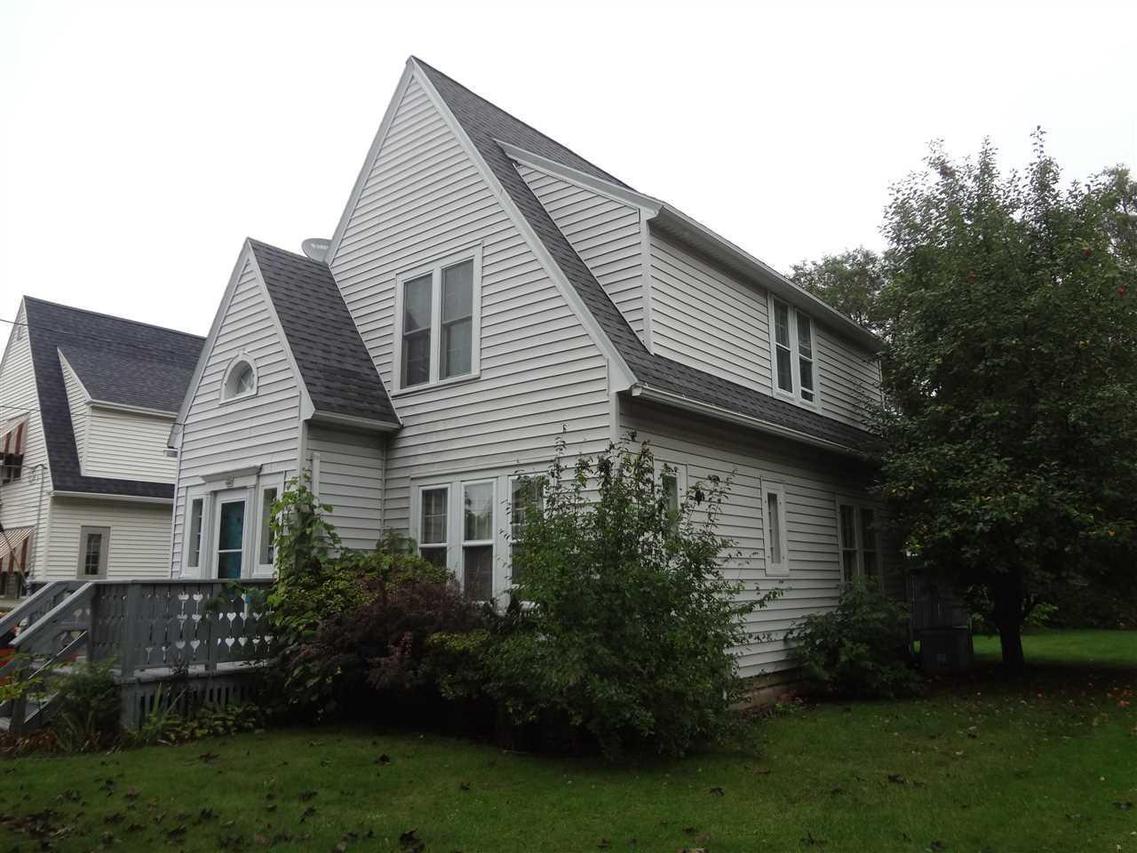 821 S 23rd St., Manitowoc, WI 54220