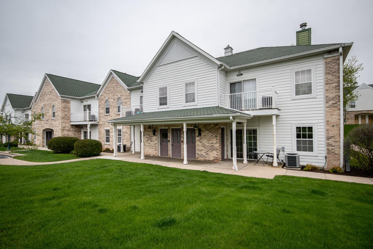 2718 Northview Rd. #9, Waukesha, WI 53188