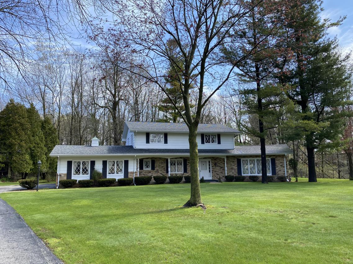 3210 Edgewood Rd., Manitowoc, WI 54220