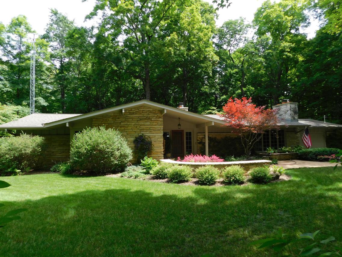 2472 E Sauk Rd., Port Washington, WI 53024