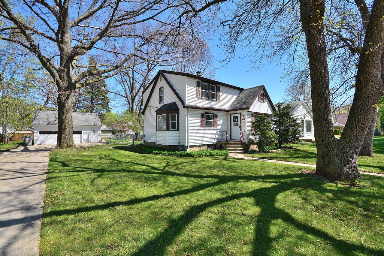 2800 W Carmen Ave #Ave, Milwaukee, WI 53209