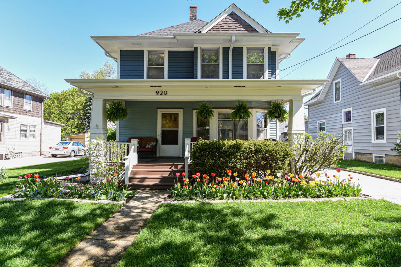 920 Beechwood Ave., Waukesha, WI 53186