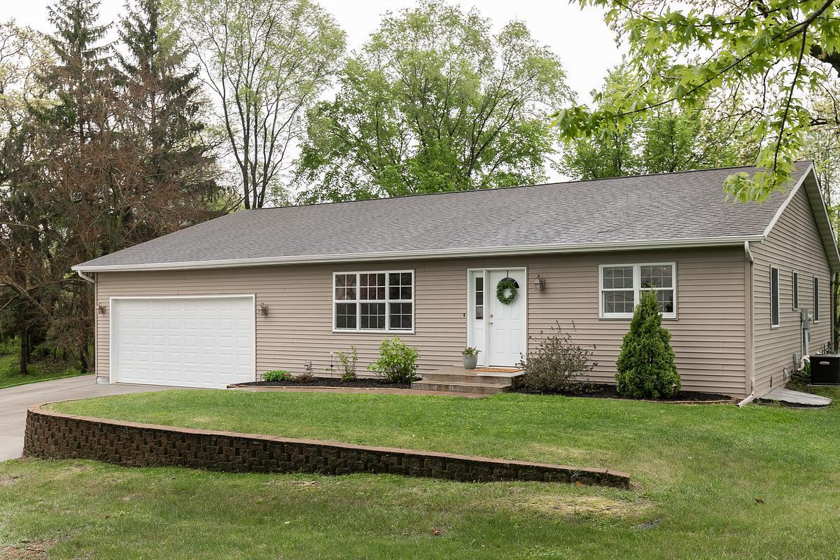 2108 Sandlake Rd, Holmen, WI 54650