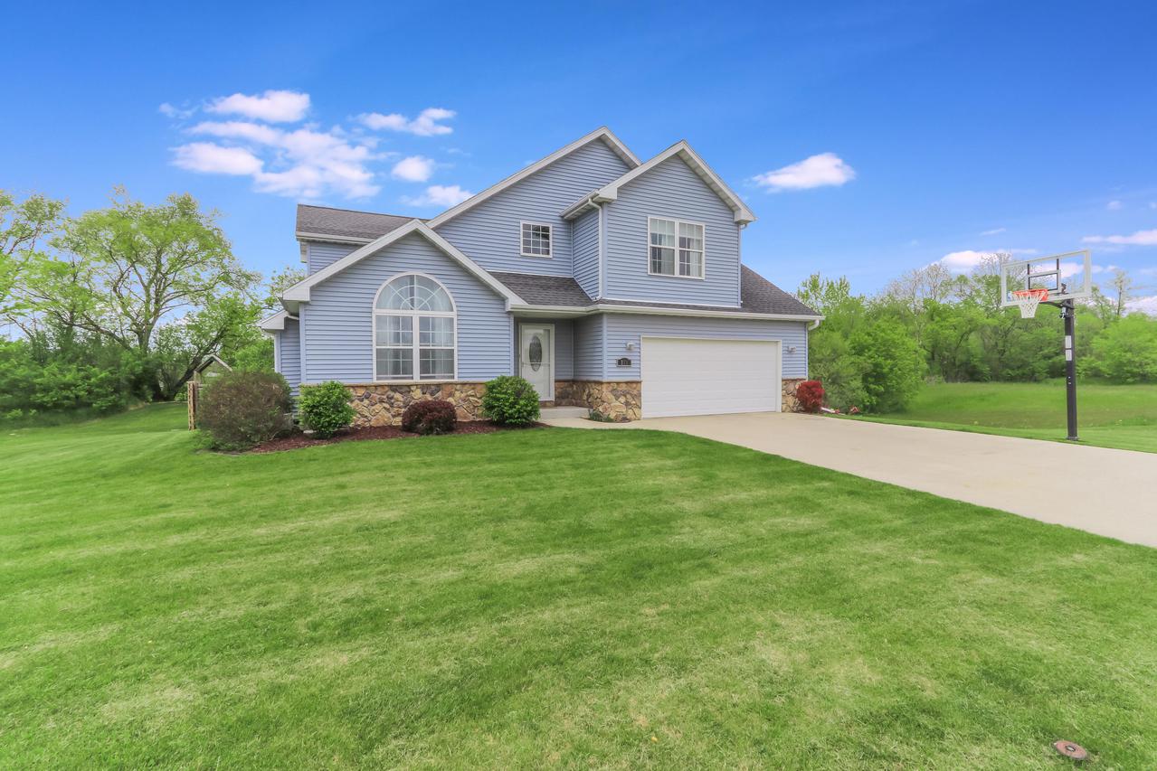 122 Pine Tree Ln., Darien, WI 53114