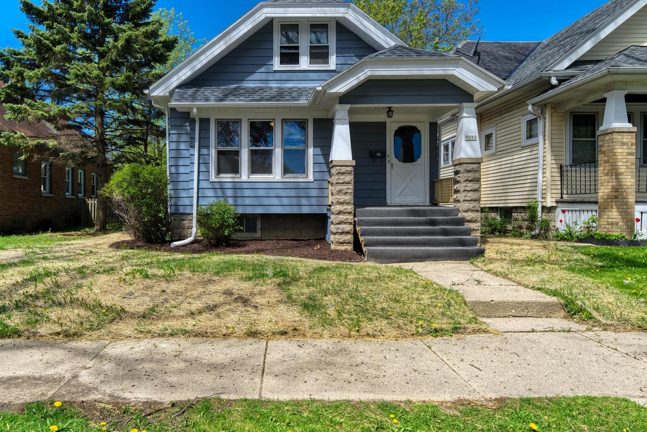 5551 N 40th St, Milwaukee, WI 53209