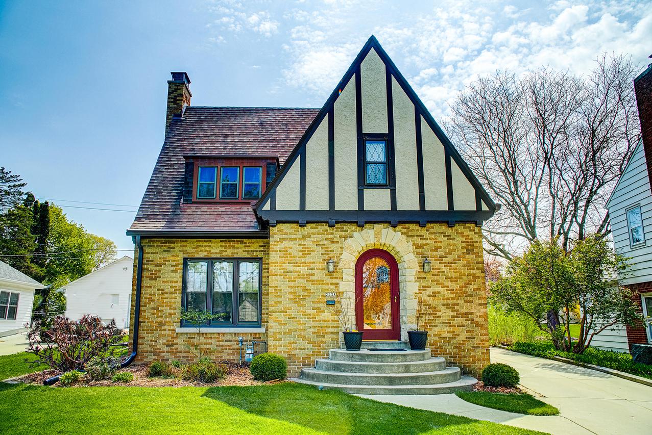 2438 N 97th St., Wauwatosa, WI 53226
