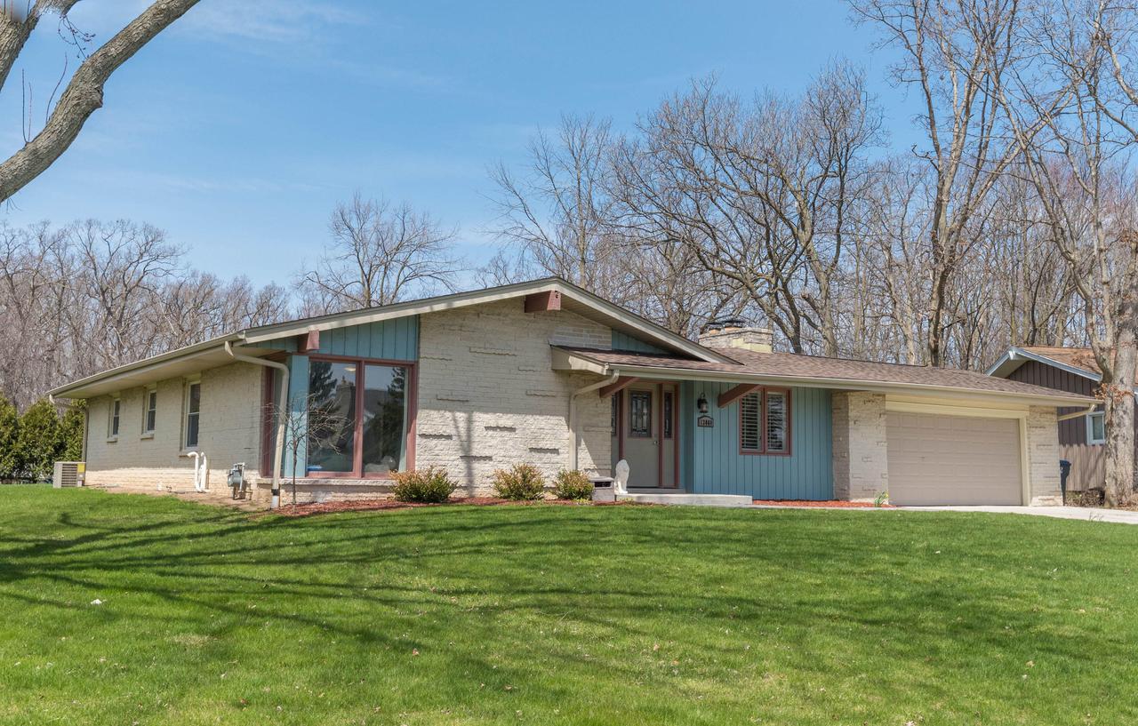 13060 W Brentwood Dr., New Berlin, WI 53151
