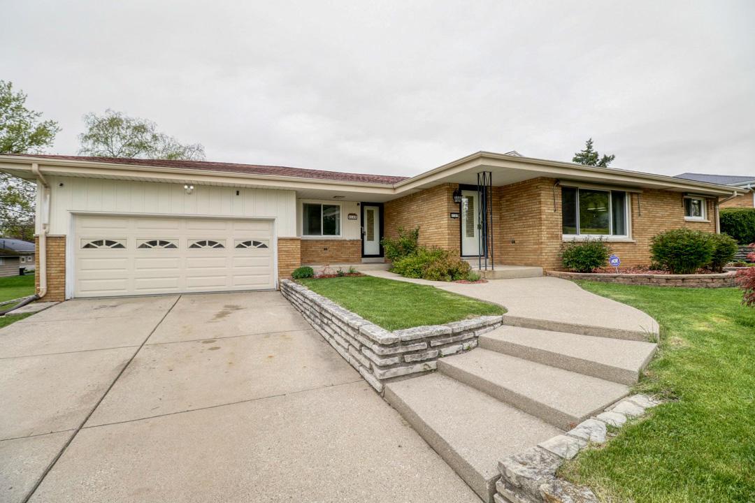 4149 N 93rd St., Wauwatosa, WI 53222