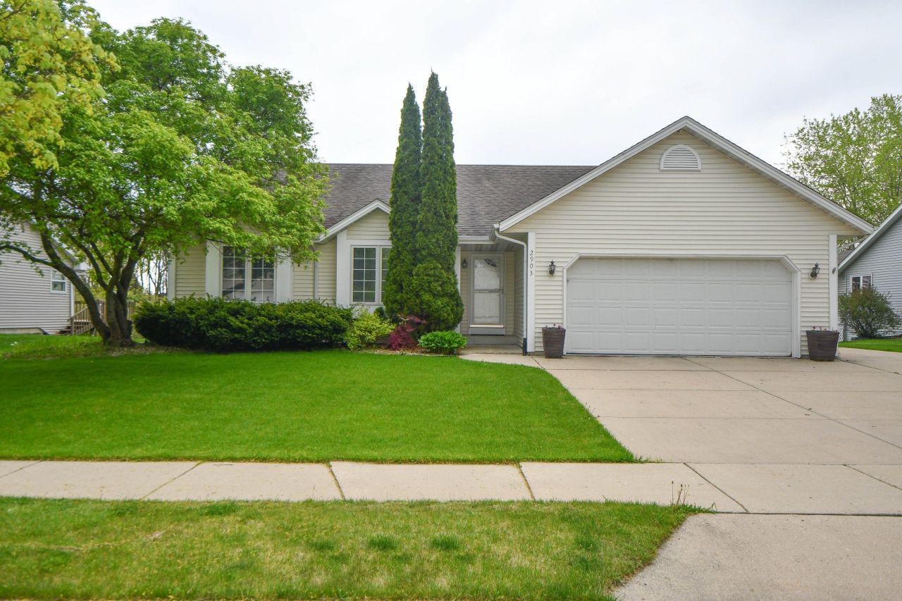 2903 W Willard Ln., Waukesha, WI 53188