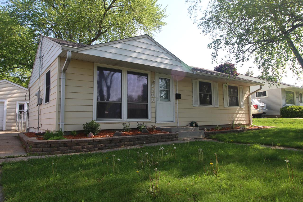 6560 W Burdick Ave, Milwaukee, WI 53219