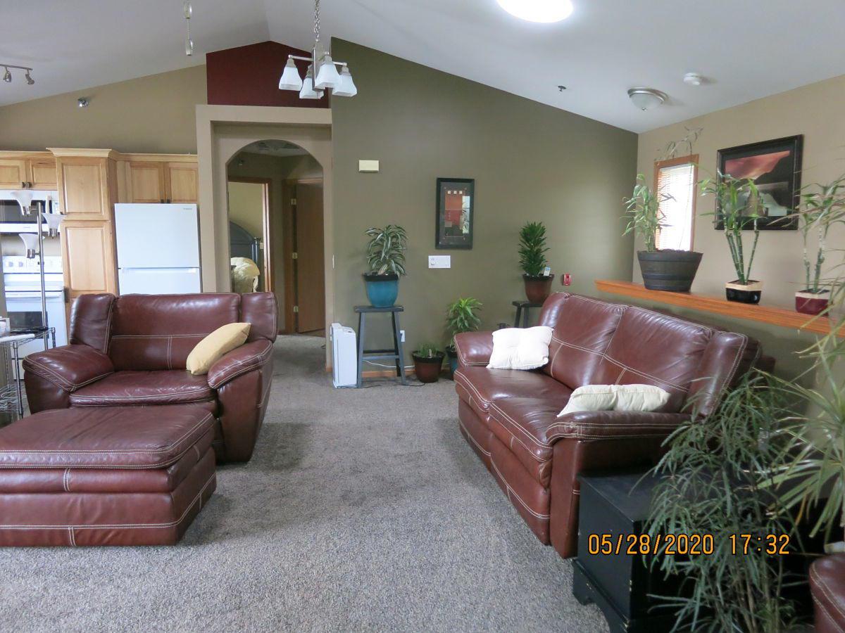 9151 S Aspen Dr #1, Oak Creek, WI 53154