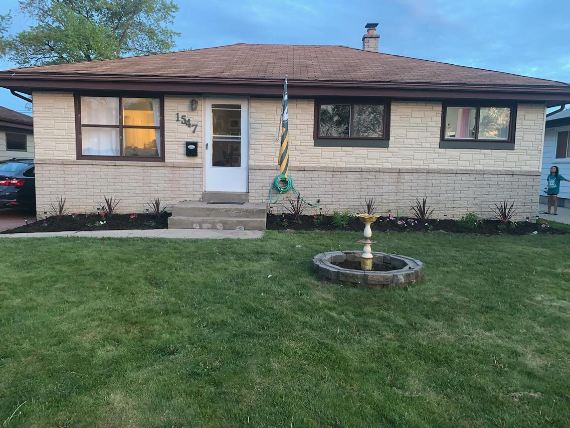 1547 W Holmes Ave, Milwaukee, WI 53221