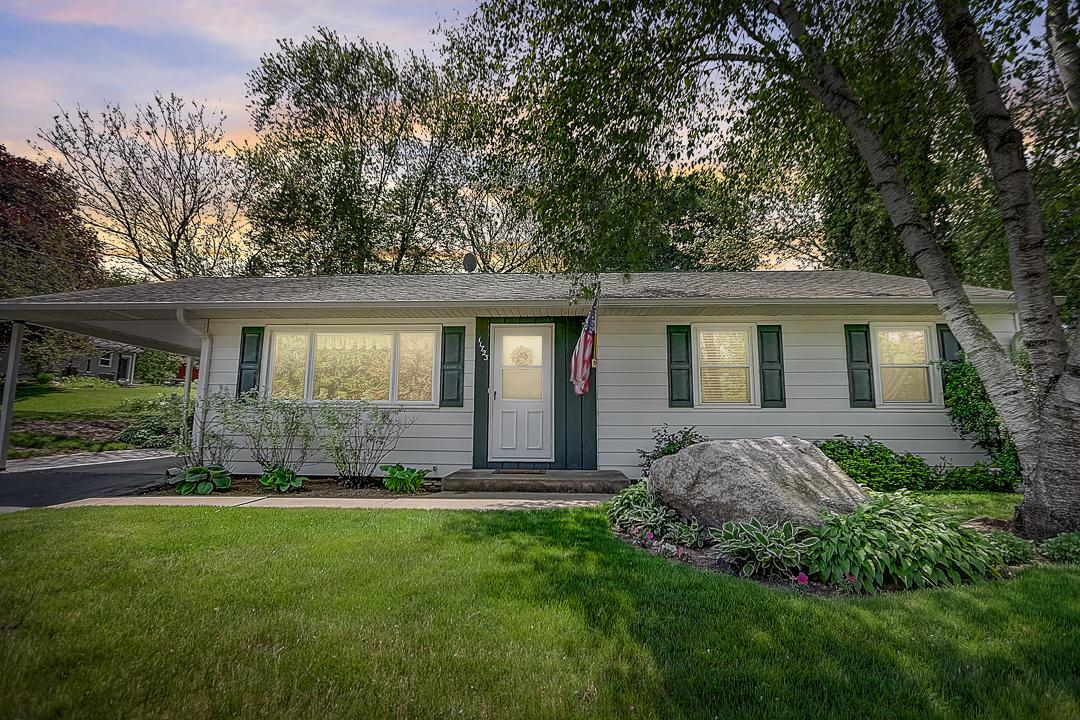 11723 W Potter Rd, Wauwatosa, WI 53226