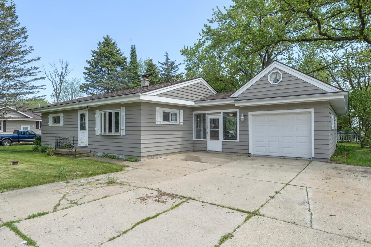 3525 Harrison St., Dover, WI 53139