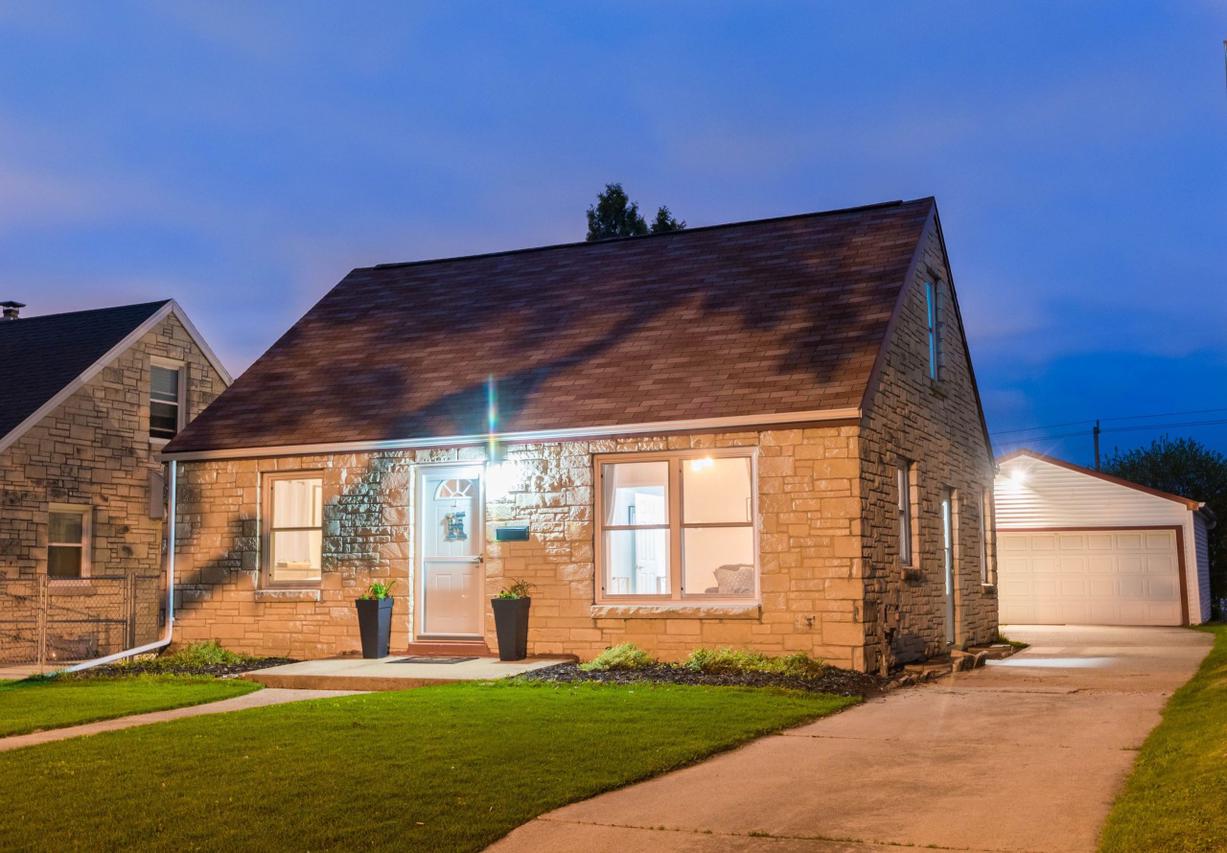 2638 S 69th St., Milwaukee, WI 53219