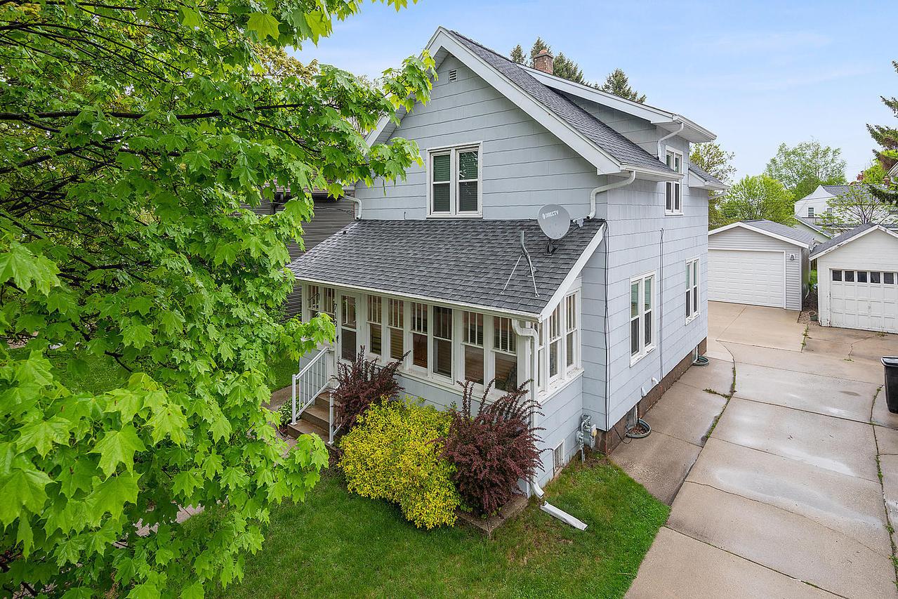 713 N 5th St., Manitowoc, WI 54220