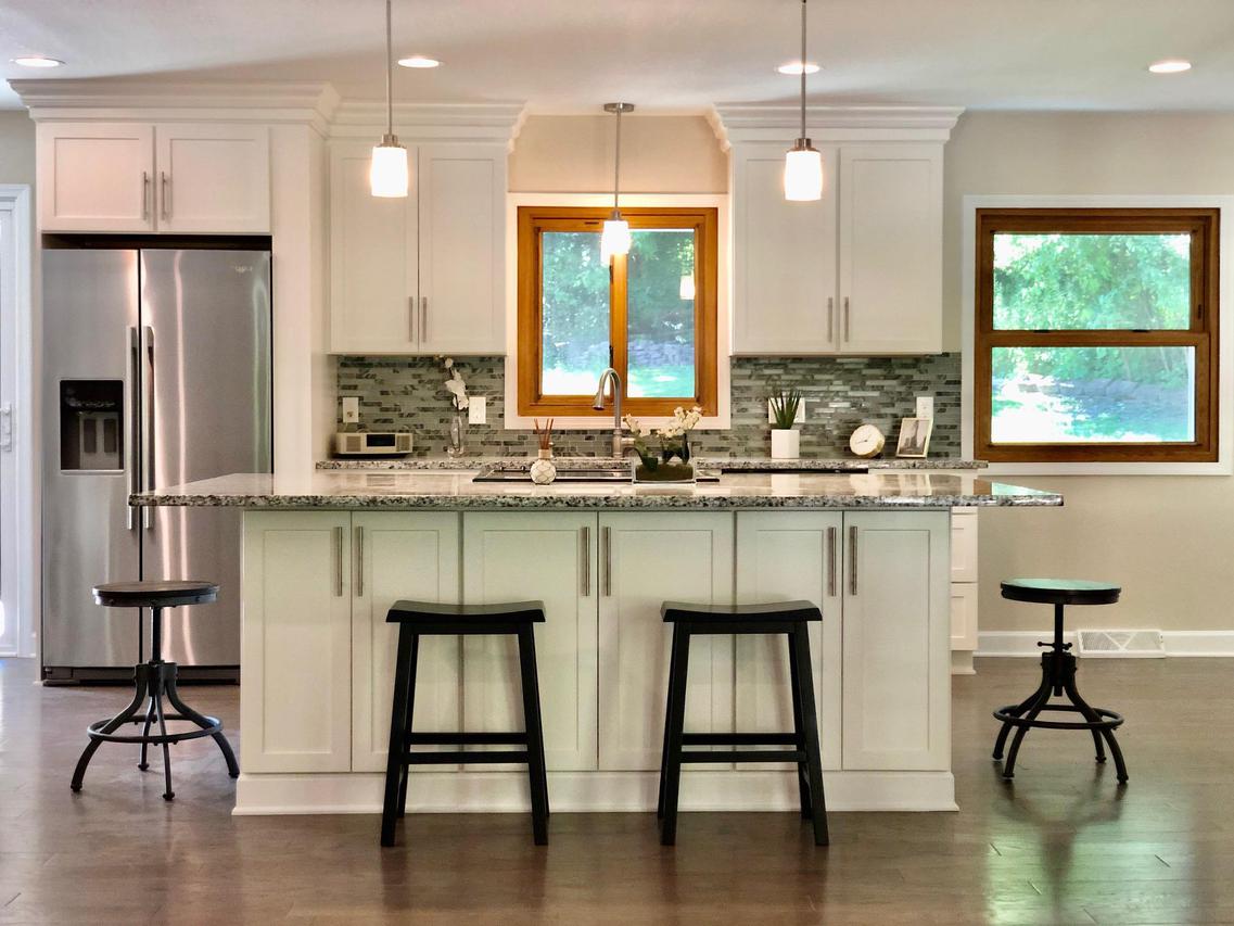 5555 S Overlook Dr, New Berlin, WI 53146