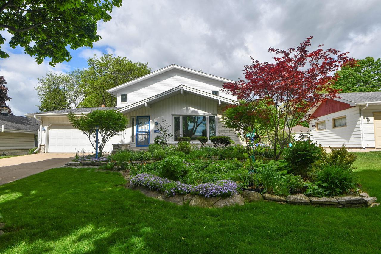 2345 N 114th St., Wauwatosa, WI 53226