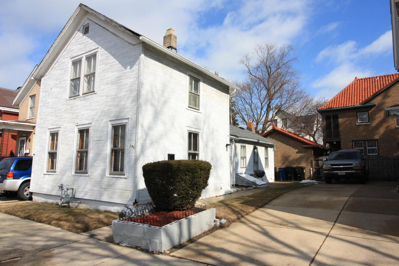 841 Park Ave, Racine, WI 53403