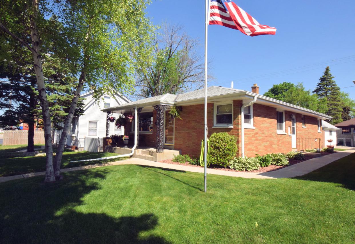 1908 W Howard Ave., Milwaukee, WI 53221