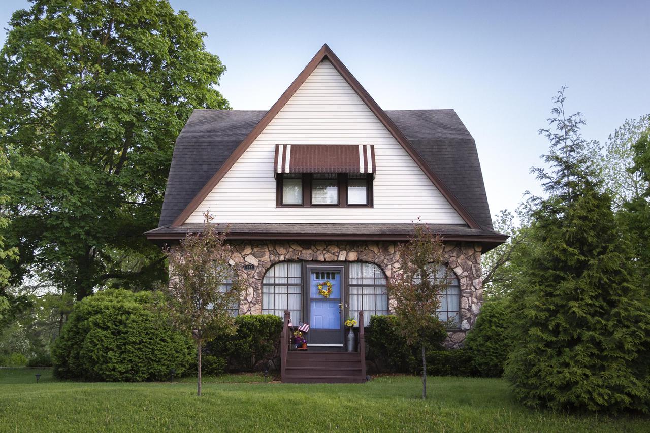 355 Hill St., Hartland, WI 53029