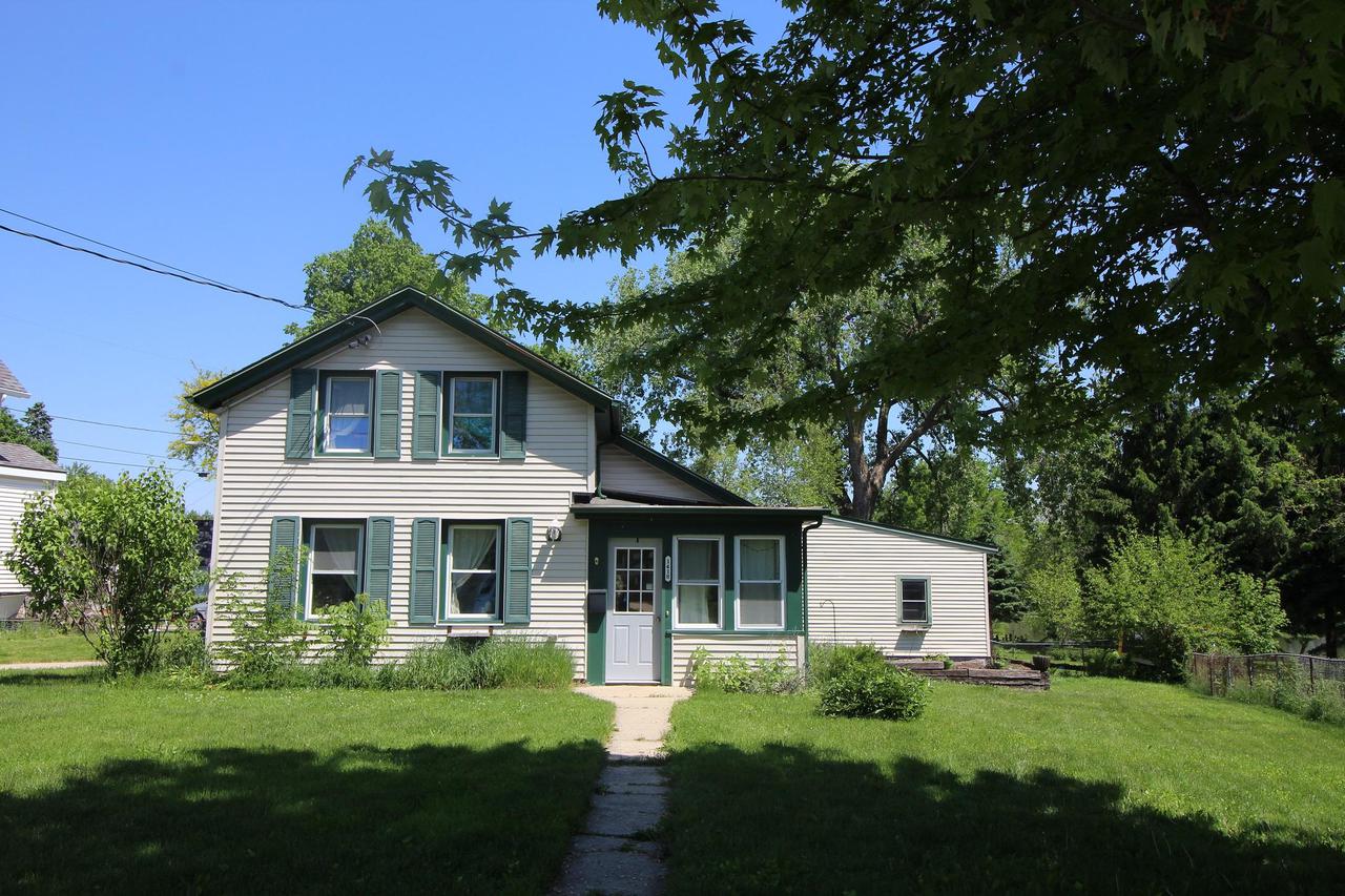 1418 E Main St., Watertown, WI 53094