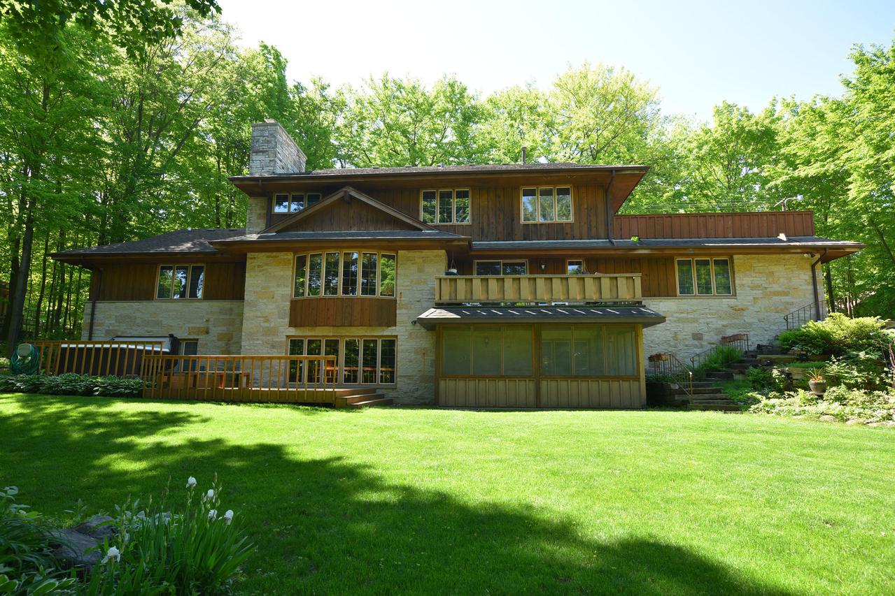 1330 Timberline Dr., West Bend, WI 53095