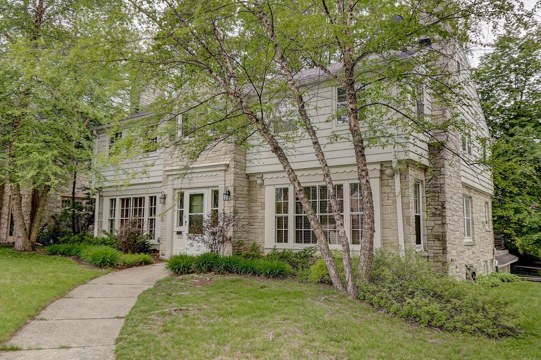 1869 N 68th St #1871, Wauwatosa, WI 53213