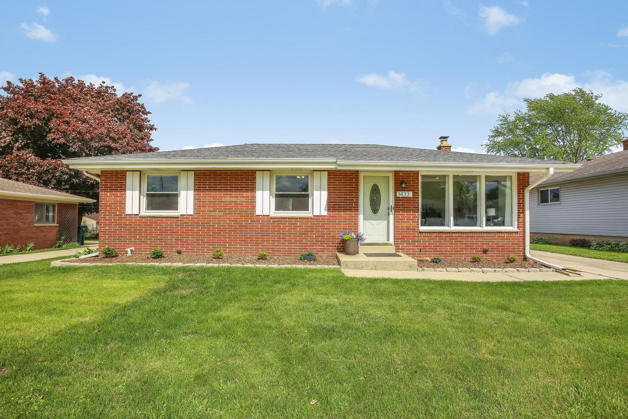 3433 Buckingham Rd., Sturtevant, WI 53177