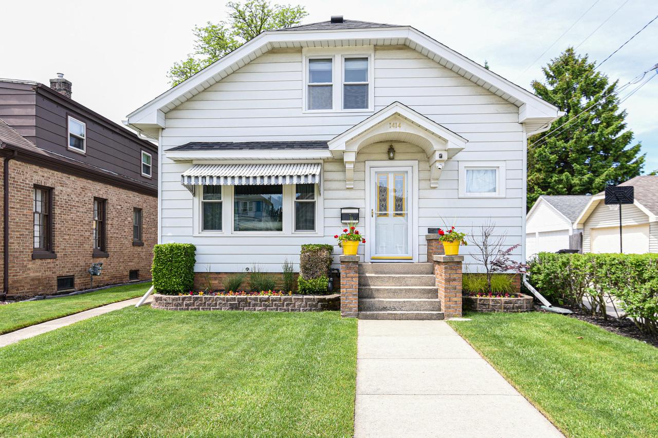 1414 Cleveland Ave, Racine, WI 53405