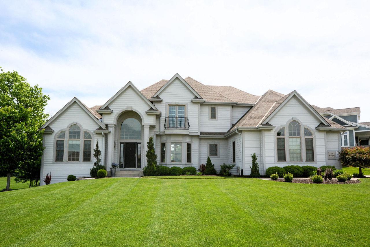 N36W23684 Oak Hill Ln., Pewaukee, WI 53072