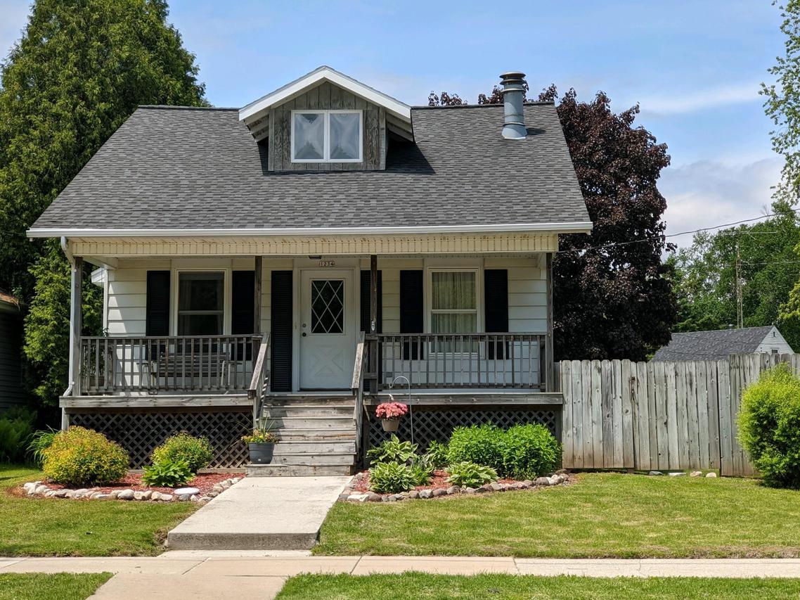 1234 N 18th St., Manitowoc, WI 54220
