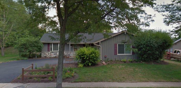 1013 Cantebury Ln., Waukesha, WI 53188