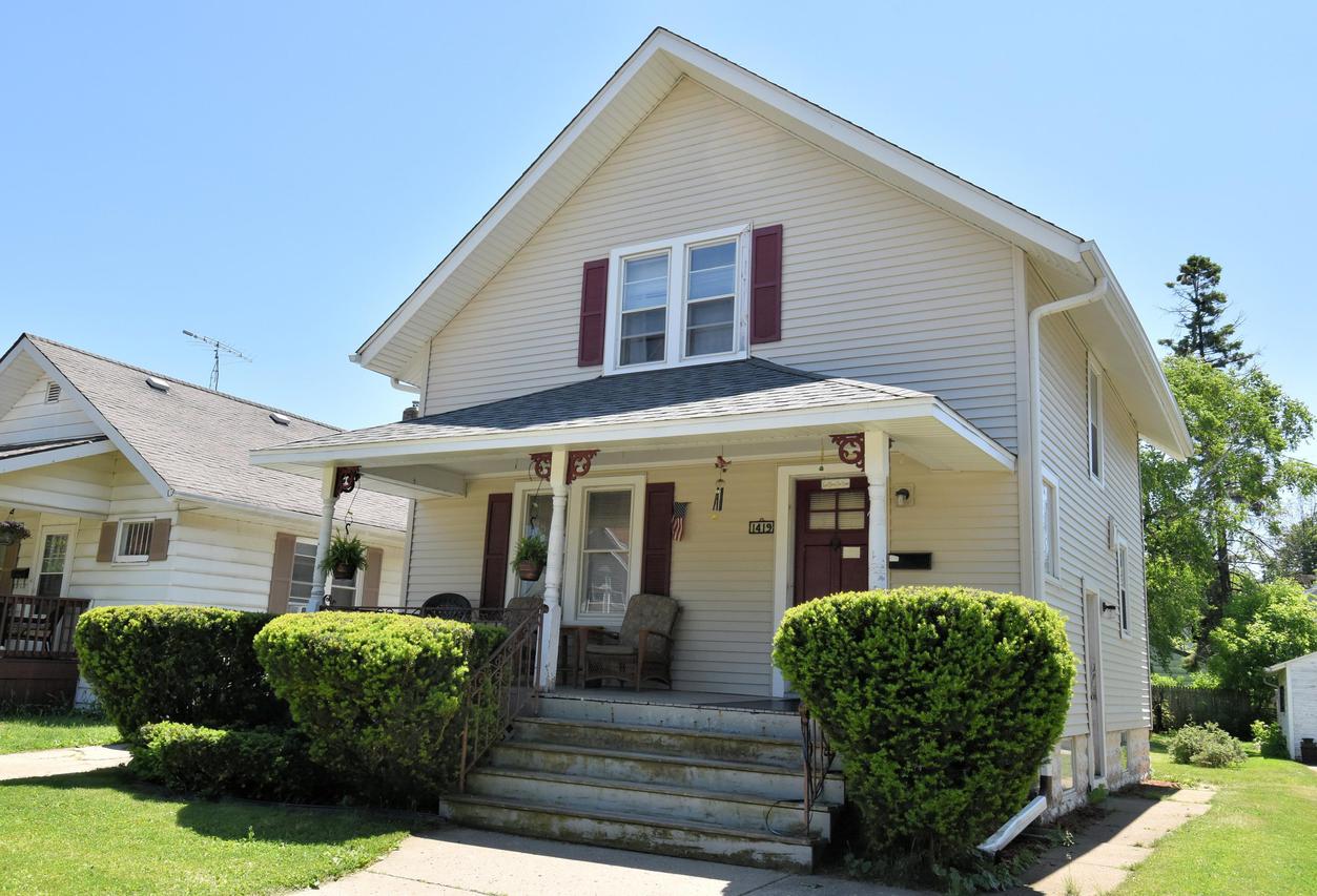 1419 69th St, Kenosha, WI 53143