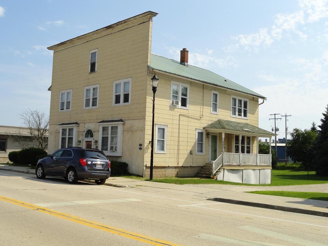 416 S Main St. #418-420, Cedar Grove, WI 53013