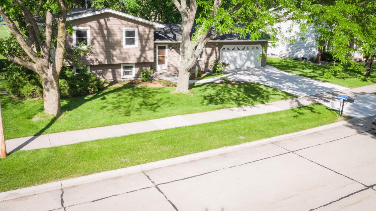 1730 Brentwood Dr., Oshkosh, WI 54904