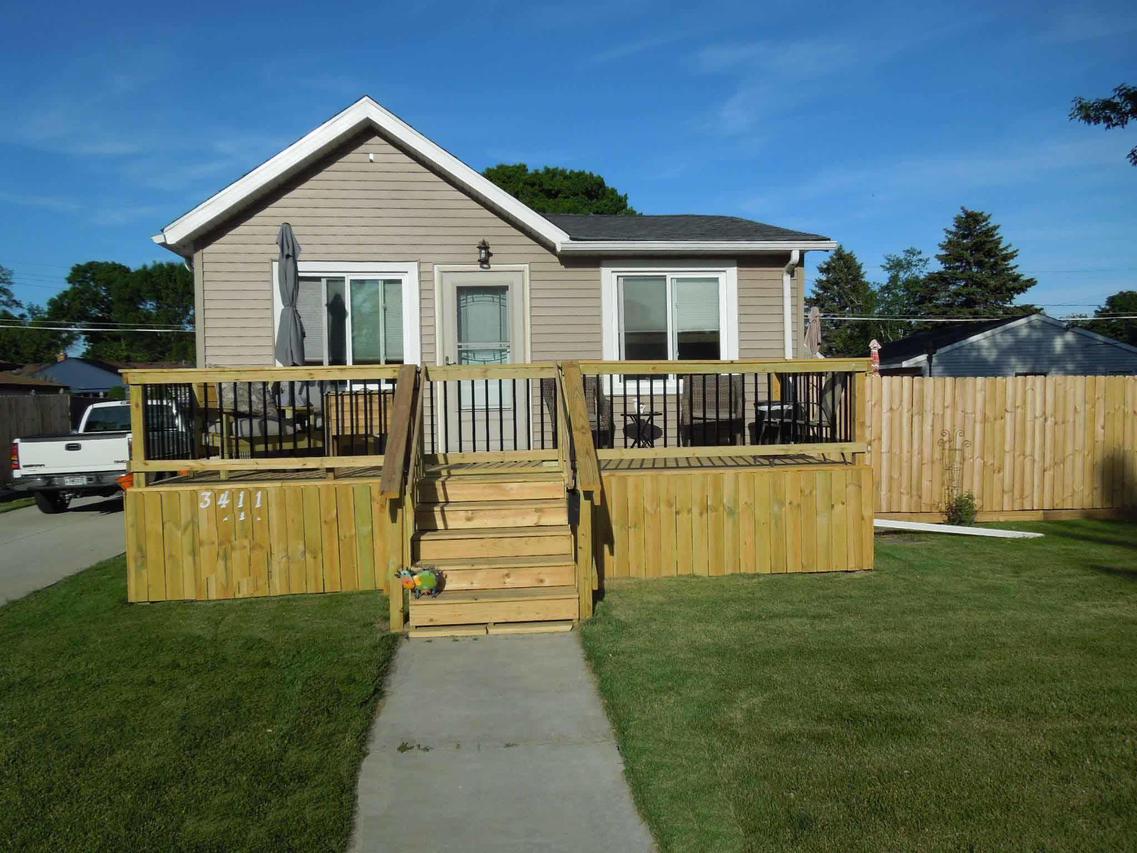 3411 Charles St., Racine, WI 53402