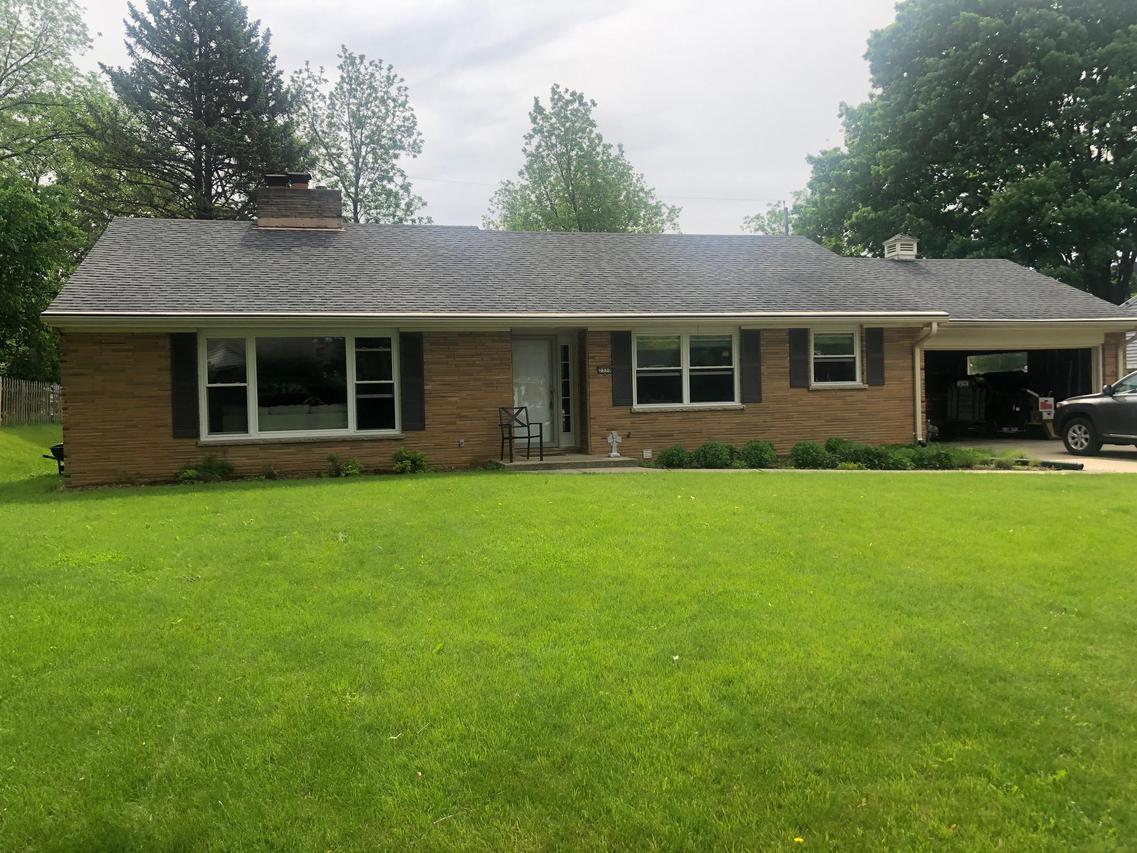 2350 N 102nd St., Wauwatosa, WI 53226