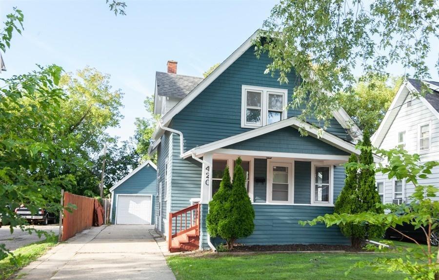 420 W Newhall Ave, Waukesha, WI 53186