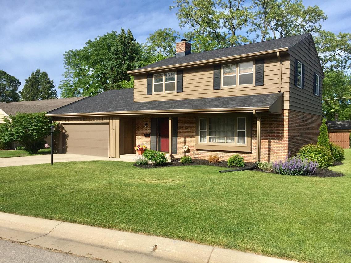 1243 Spring Valley Dr., Racine, WI 53405