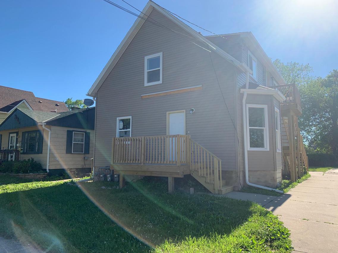 6037 37th Ave, Kenosha, WI 53142