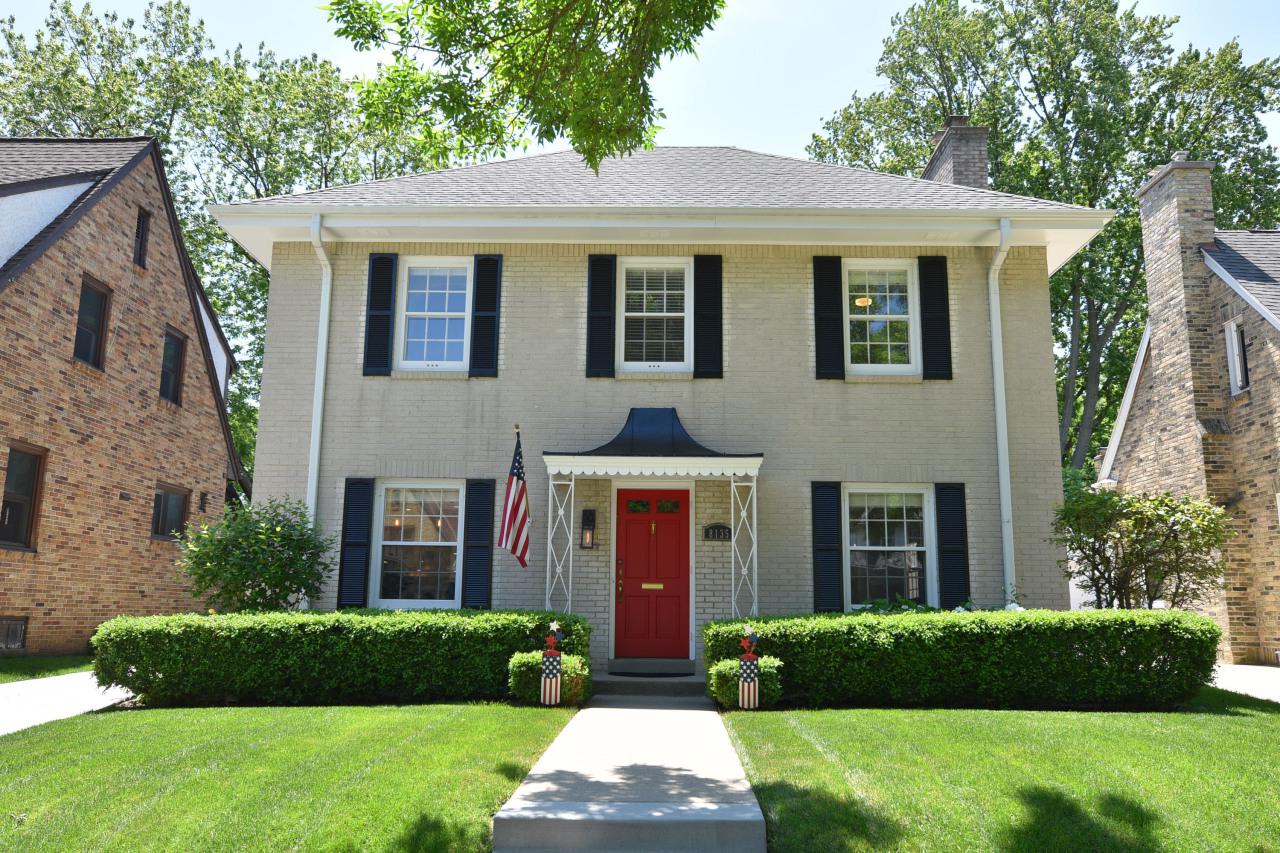 8135 Richmond Ct., Wauwatosa, WI 53213