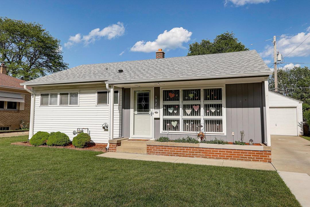 1921 Arcturus Ave., Racine, WI 53404