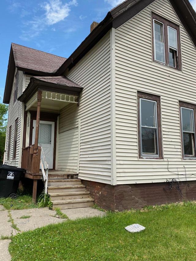 1222 Summit Ave., Racine, WI 53404