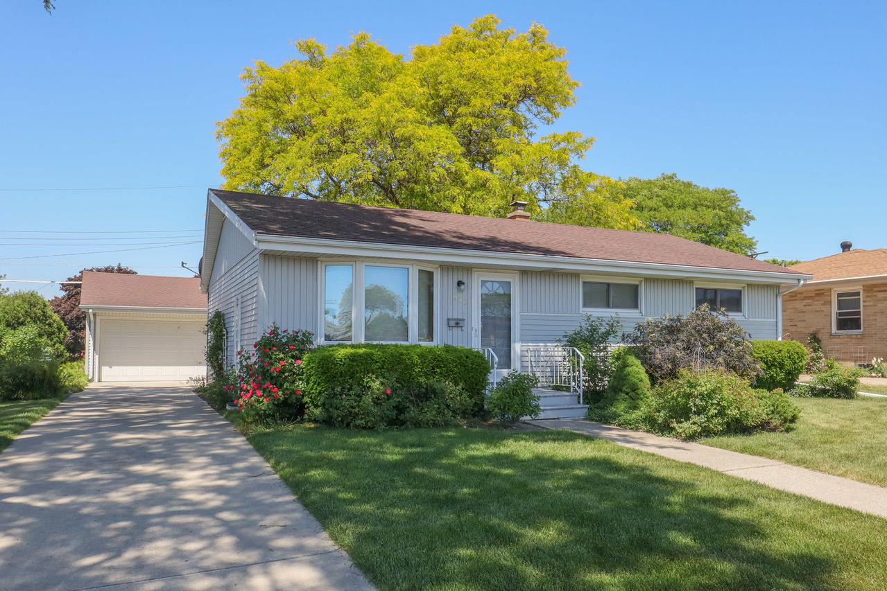 938 Ohio St, Racine, WI 53405
