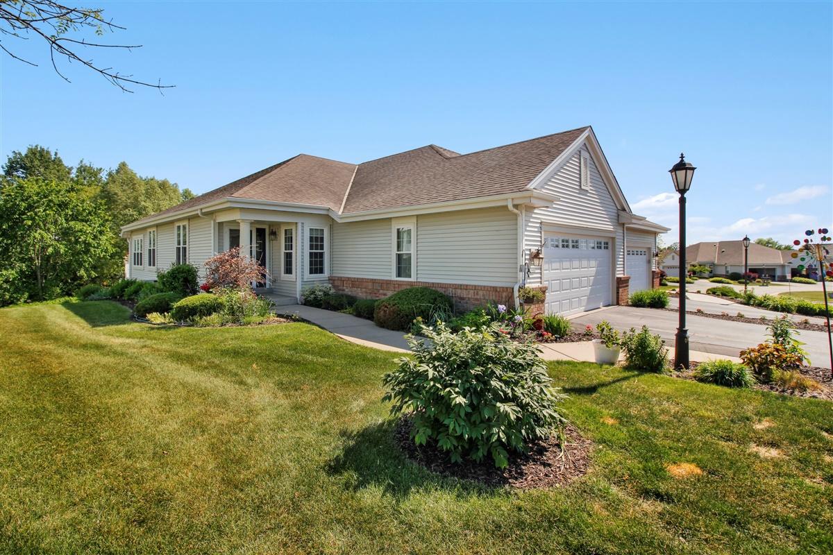 1446 Horizon Tr., Waukesha, WI 53189