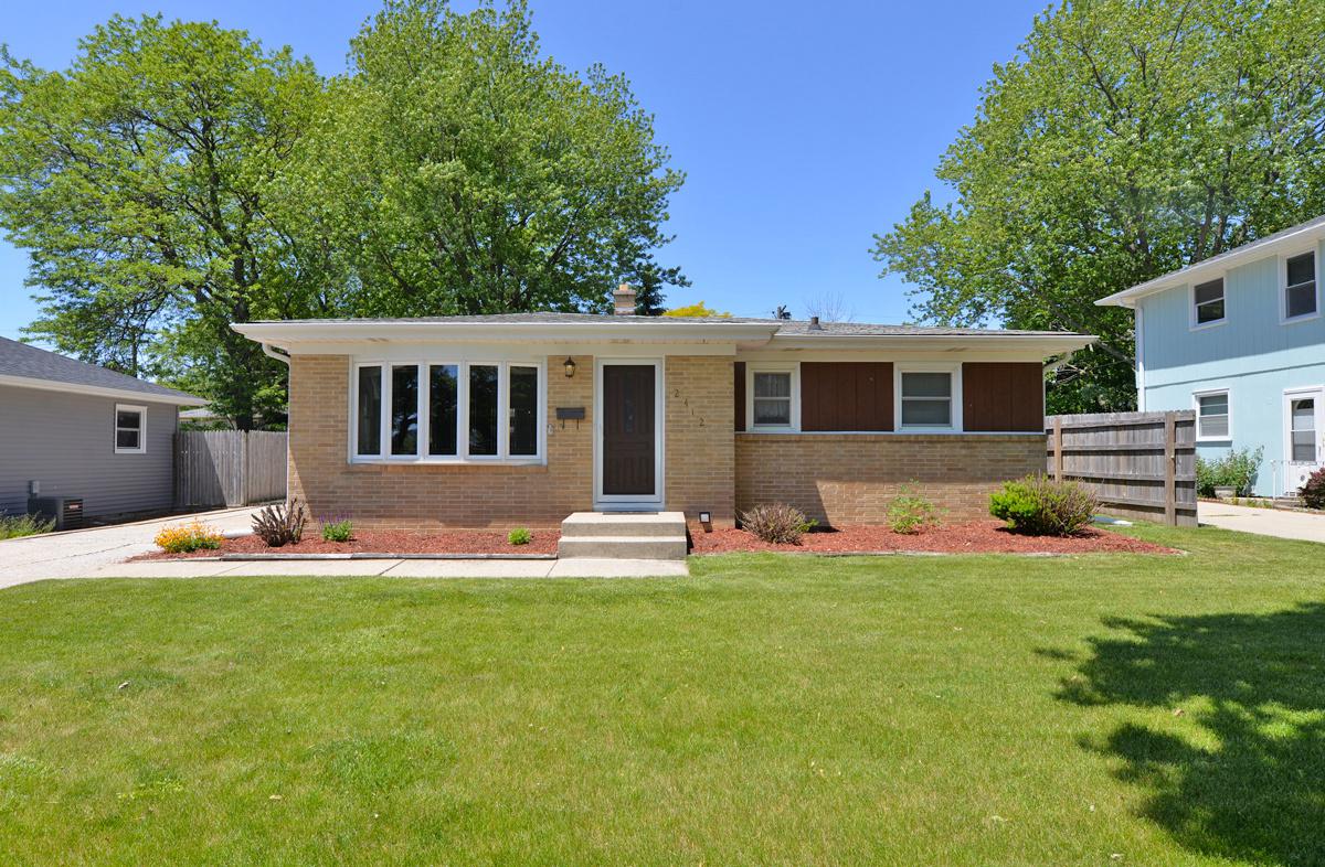 2412 Oregon St., Racine, WI 53405