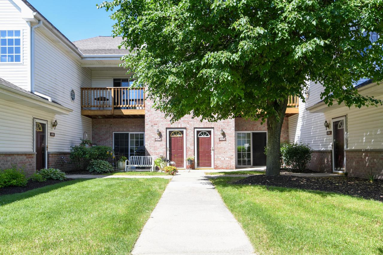 4763 S Forest Point Blvd. #Unit 19102, New Berlin, WI 53151
