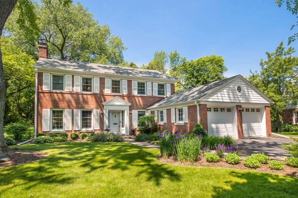 7007 N Barnett Ln, Fox Point, WI 53217